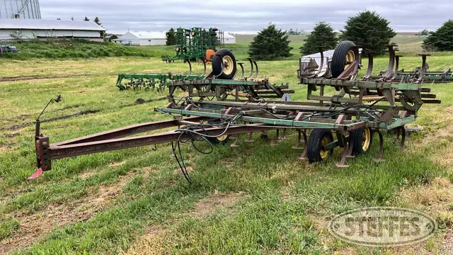 John Deere 1010