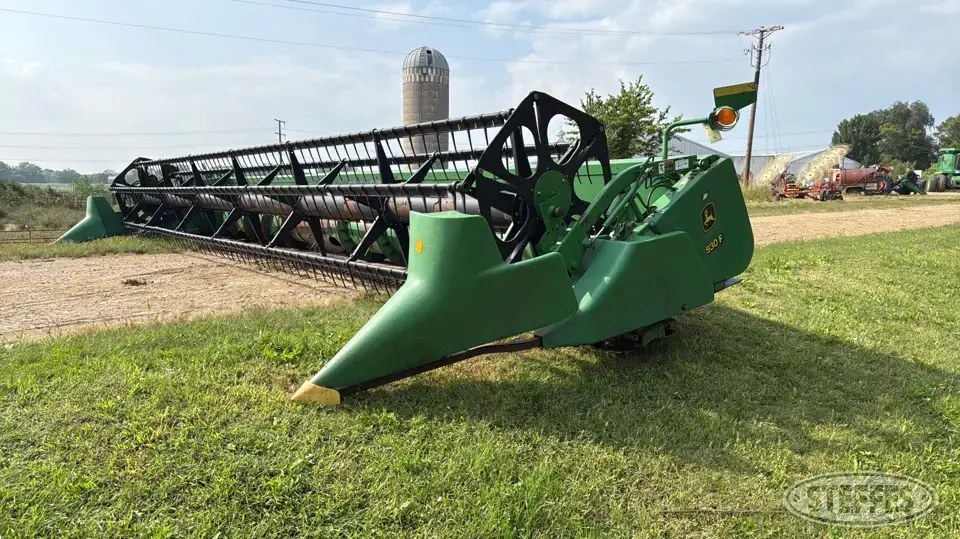 2001 John Deere 930F Flex Head