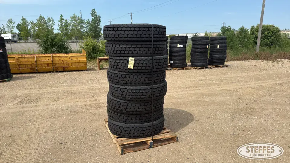 (8) Headway HLD811 11R22.5 truck tires
