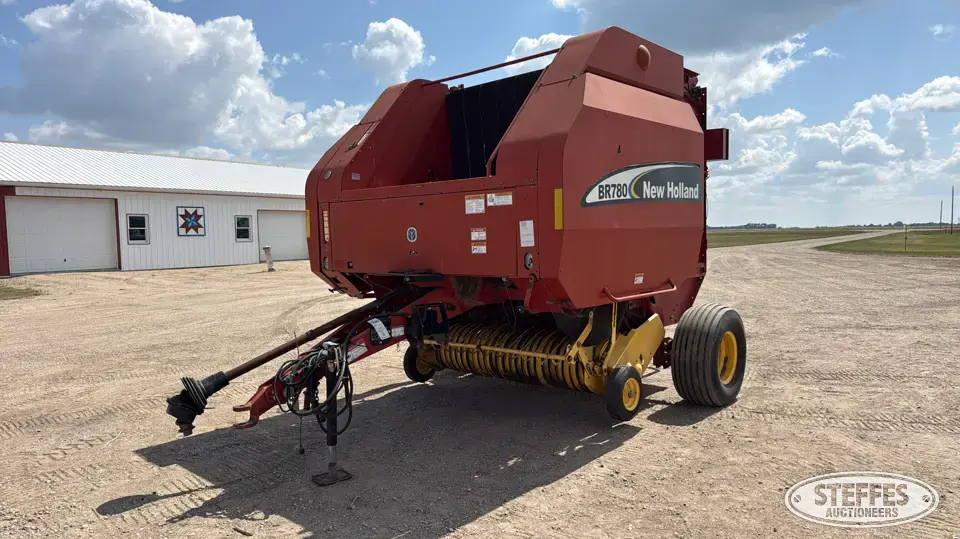 New Holland BR780 Round Baler