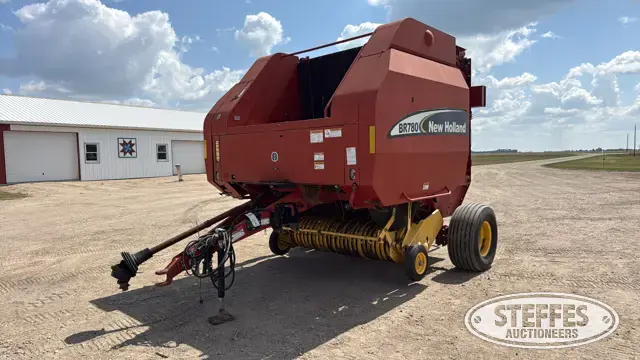 New Holland BR780