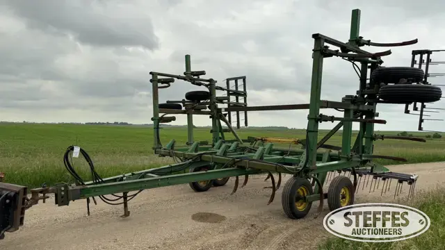 John Deere 1610