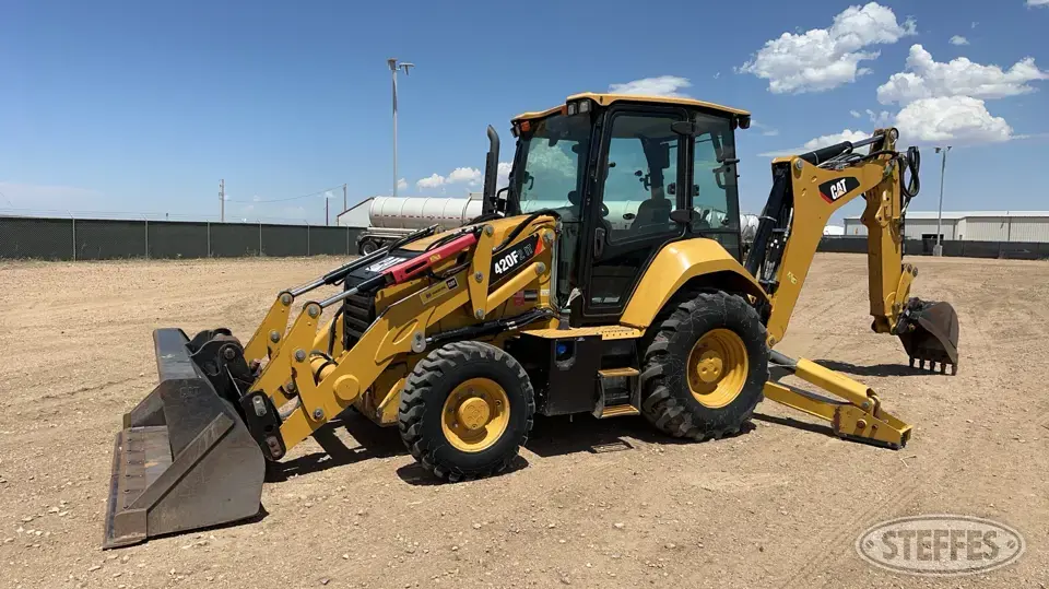 2015 CAT 420F2 IT Loader Backhoe