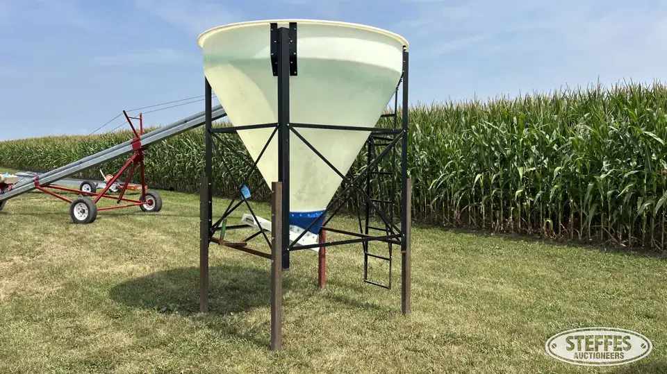 Hopper bin