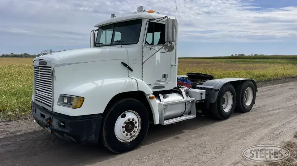 1995 Freightliner FLD112 Conventional Truck without Sleeper