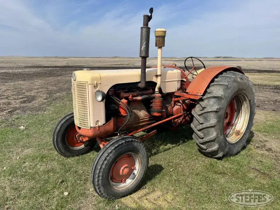 1957 Case 600 Collectible Tractor