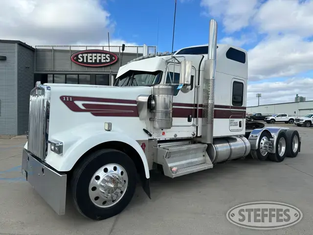 2016 Kenworth W900L