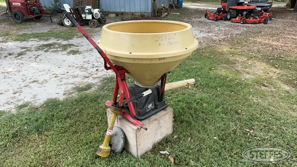 Lesco VSC1062 Lawn Sprayers and Spreader