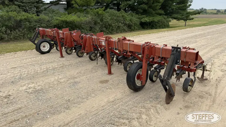 International 183 Row Crop Cultivator