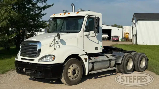 2005 Freightliner Columbia 120