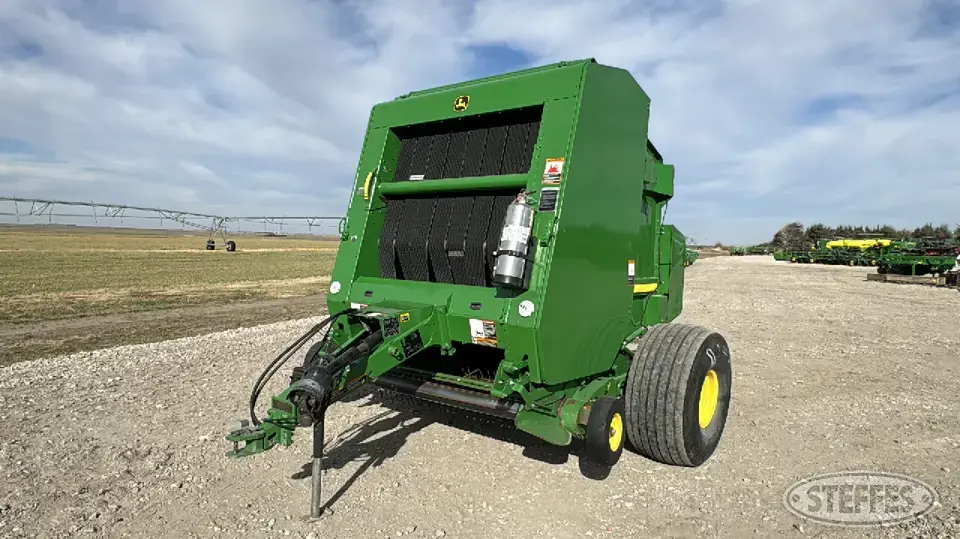 2014 John Deere 569 Round Baler