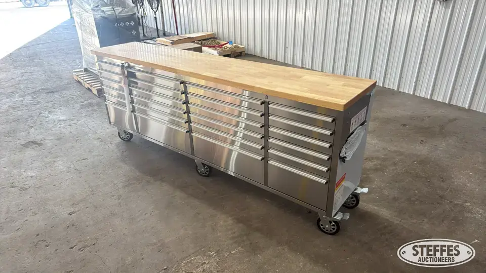 Tool bench Storage and Bench
