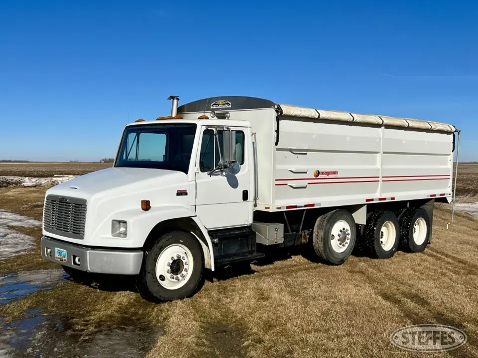 1999 Freightliner FL80 Tri-Axle Boxed Truck
