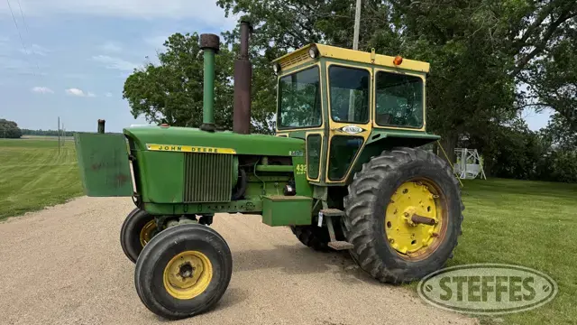 1972 John Deere 4320