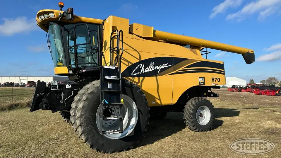 2006 Challenger 670 Combine