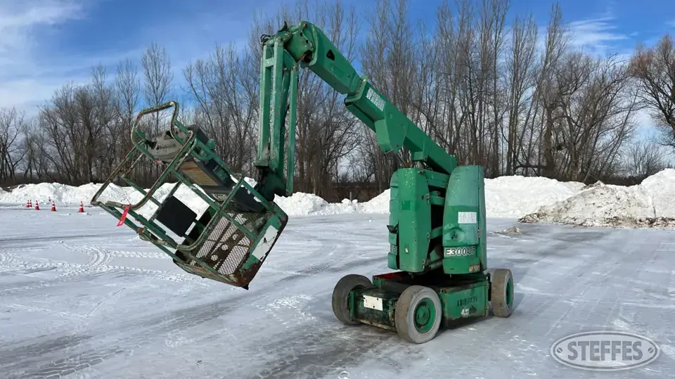 JLG E300AJP Boom Lift