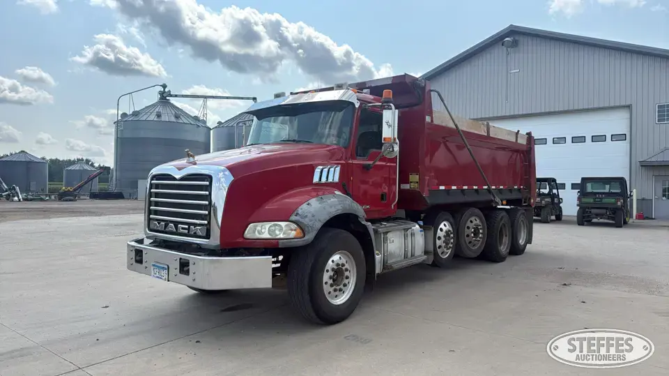 2013 Mack Granite GU800 Dump Truck