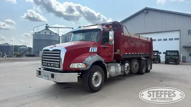 Mack Granite 800