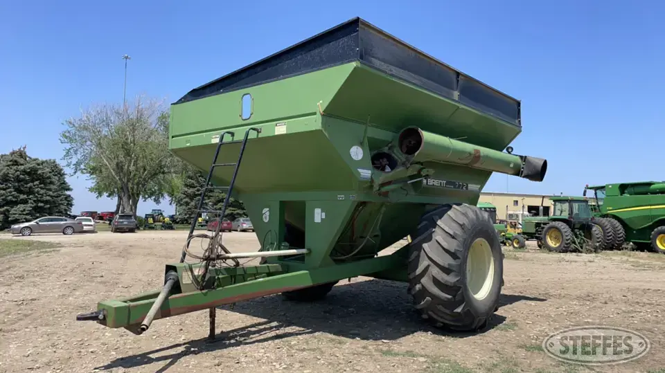 1995 Brent 772 Grain Cart