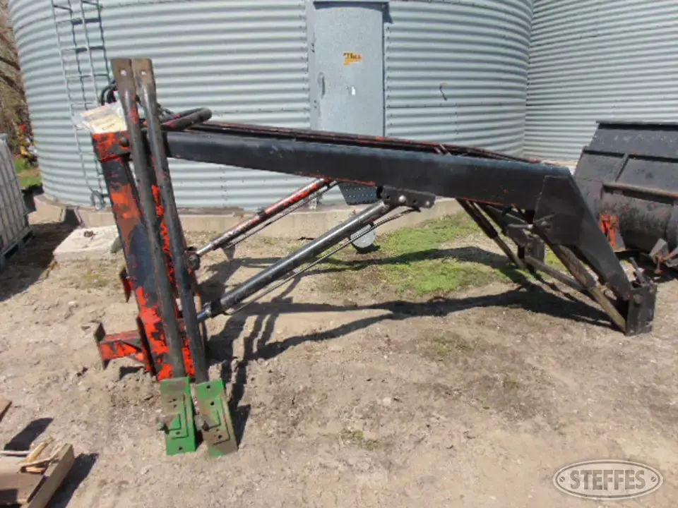 Du-Al 320 Tractor Loaders and Attachment
