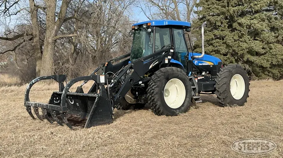 2014 New Holland TV6070 4WD Tractor