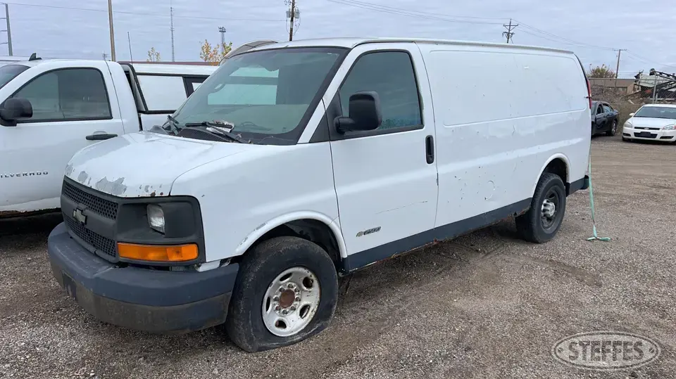 2005 Chevrolet G2500 Express Van