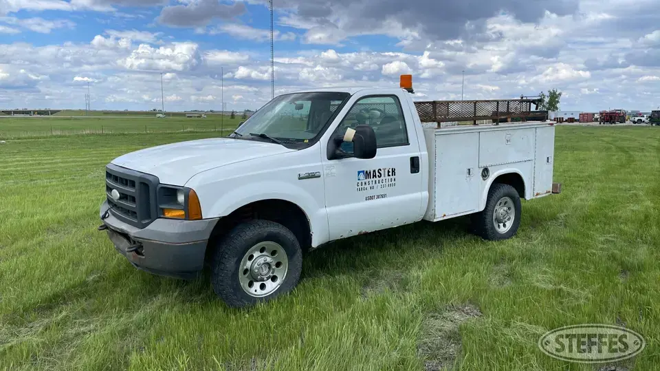 2005 Ford Super Duty F-350 XL Service Utility Truck