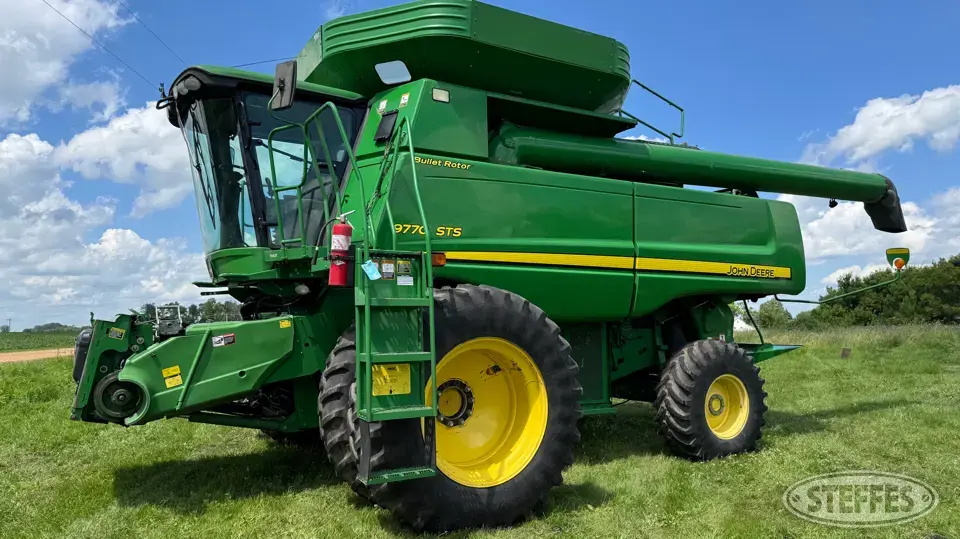 2009 John Deere 9770 STS Combine