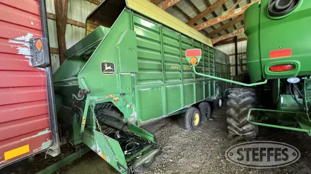 John Deere 716A