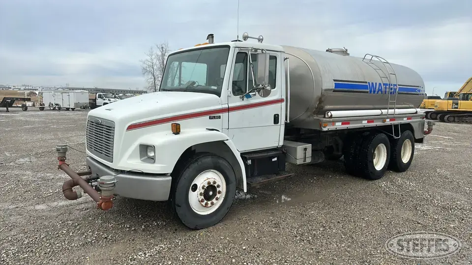 1999 Freightliner FL80 2,600 gal. Water Truck