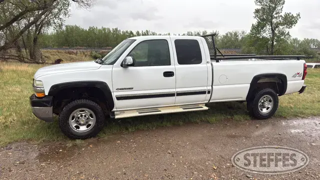 2002 Chevrolet Silverado 2500HD LS
