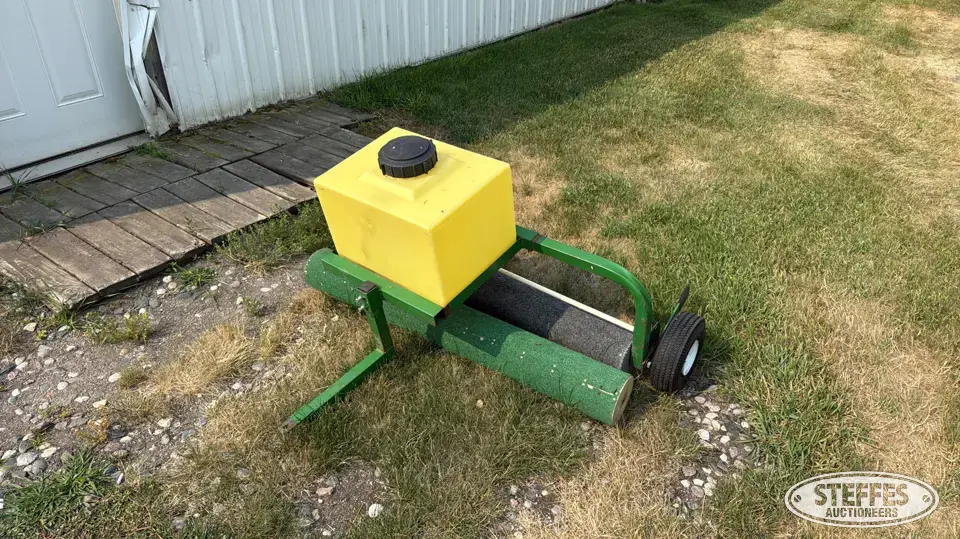 F/S Mfg. Dandy-Lion Killer Lawn Sprayers and Spreader