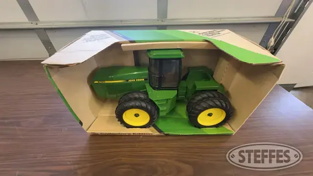 John Deere 8760