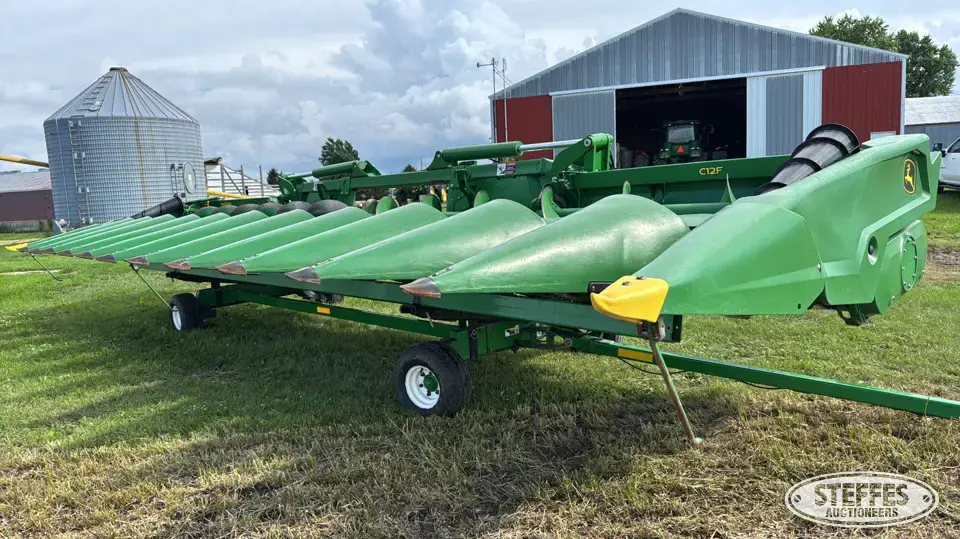 John Deere C12F Corn Head
