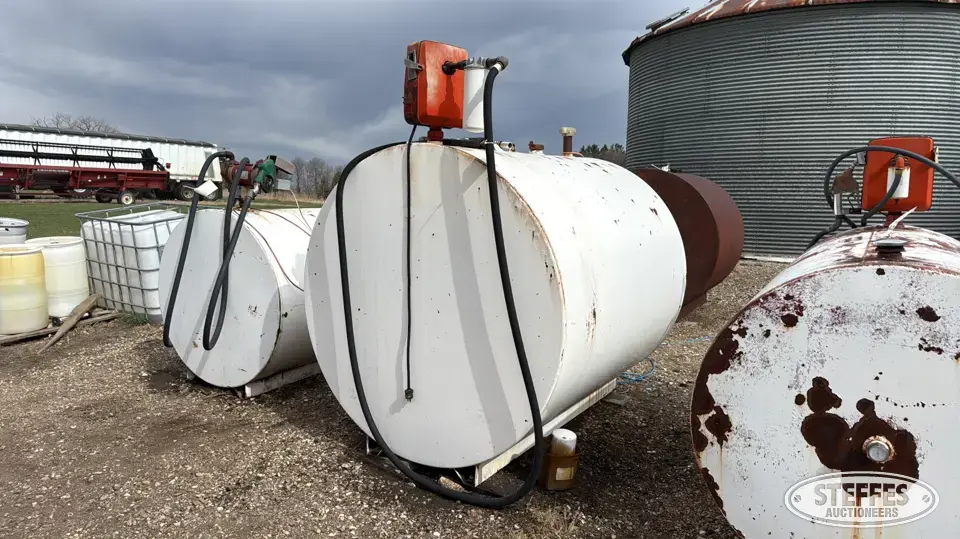 O'Day 1,000 gal. fuel tank