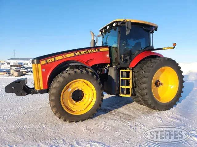 2020 Versatile 320