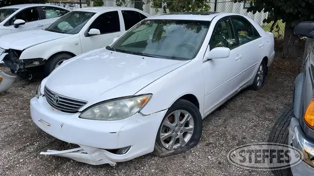 2005 Toyota Camry LE