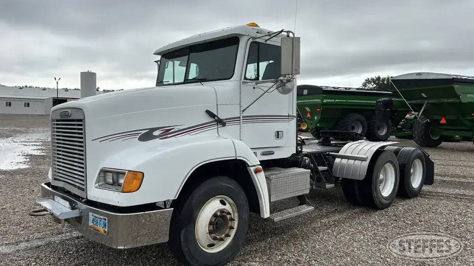 2000 Freightliner FLD112 Conventional Truck without Sleeper