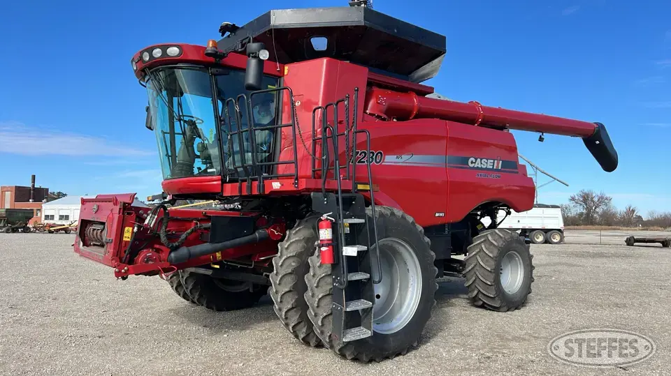2013 Case IH 7230 Combine