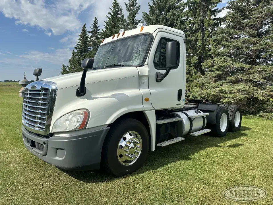 2012 Freightliner Cascadia Conventional Truck without Sleeper