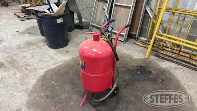 Central Pneumatic 20e69724