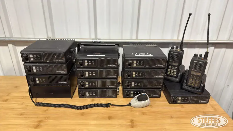 Motorola MaxTrac Business Band Radio