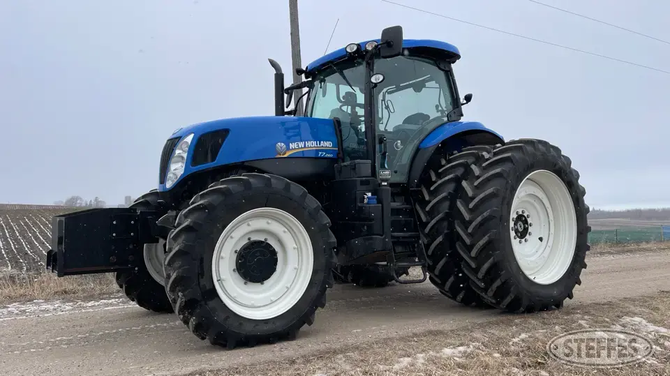 2015 New Holland T7.260 MFWD Tractor