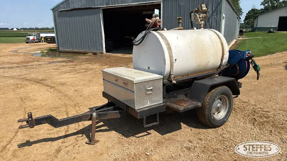 Portable fuel tank