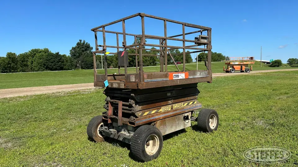 1994 Skyjack 6826 Scissor Lift