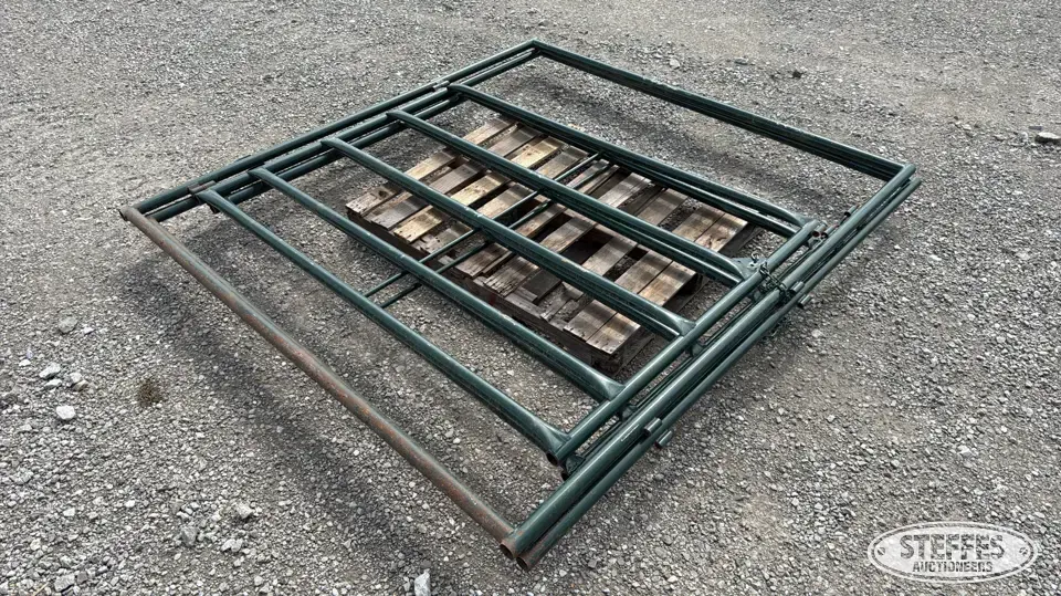 (2) Livestock panels w/gate Livestock Equipment-Other