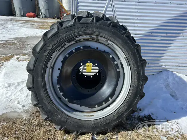 (2) Goodyear DT800 380/80R42 tires