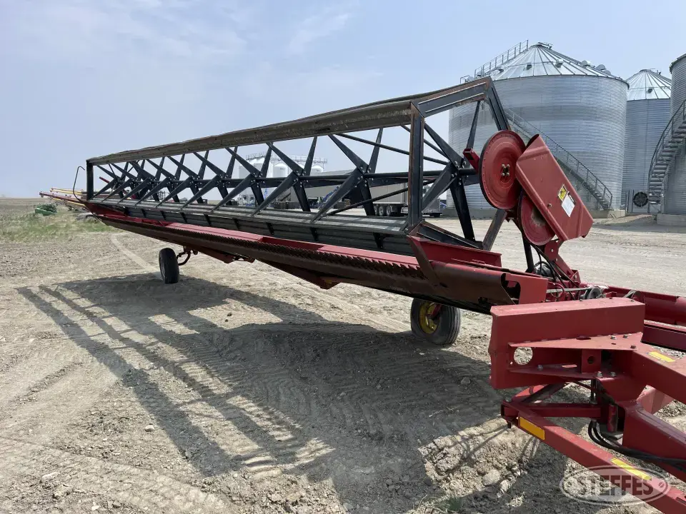 Case IH 730 Pull-Type Swather