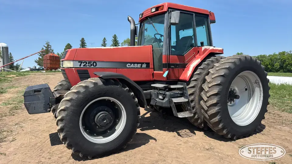 1995 Case IH Magnum 7250 MFWD Tractor