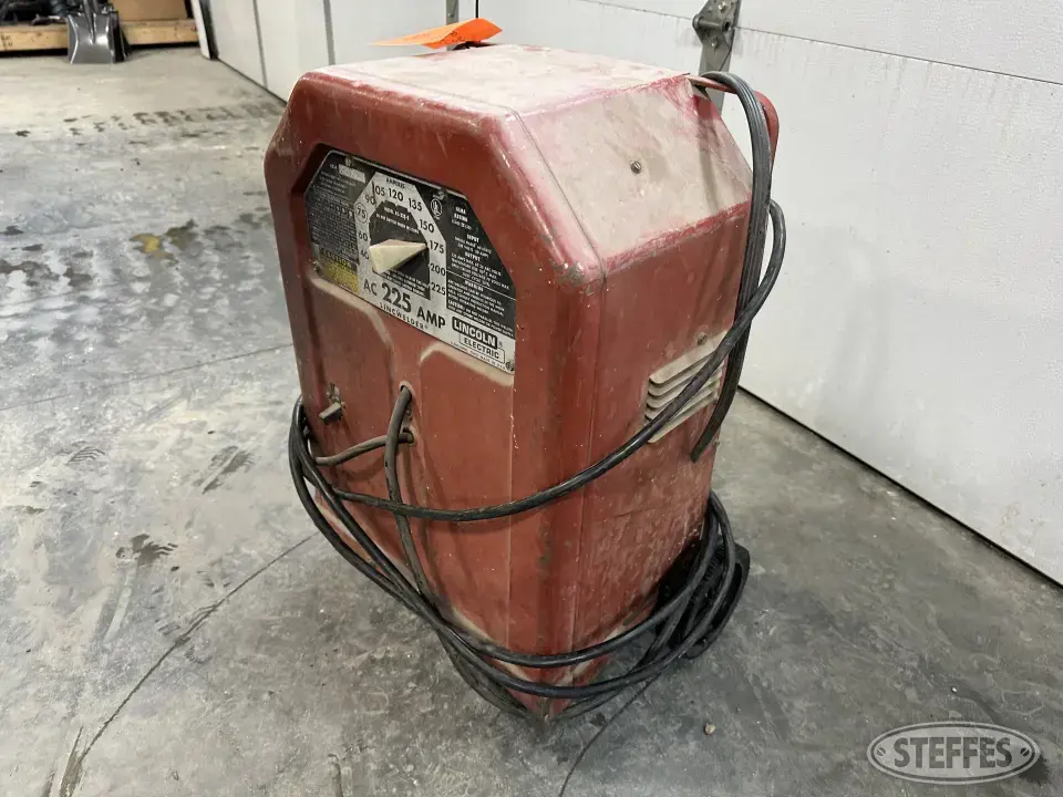 Lincoln AC225-5 Welding